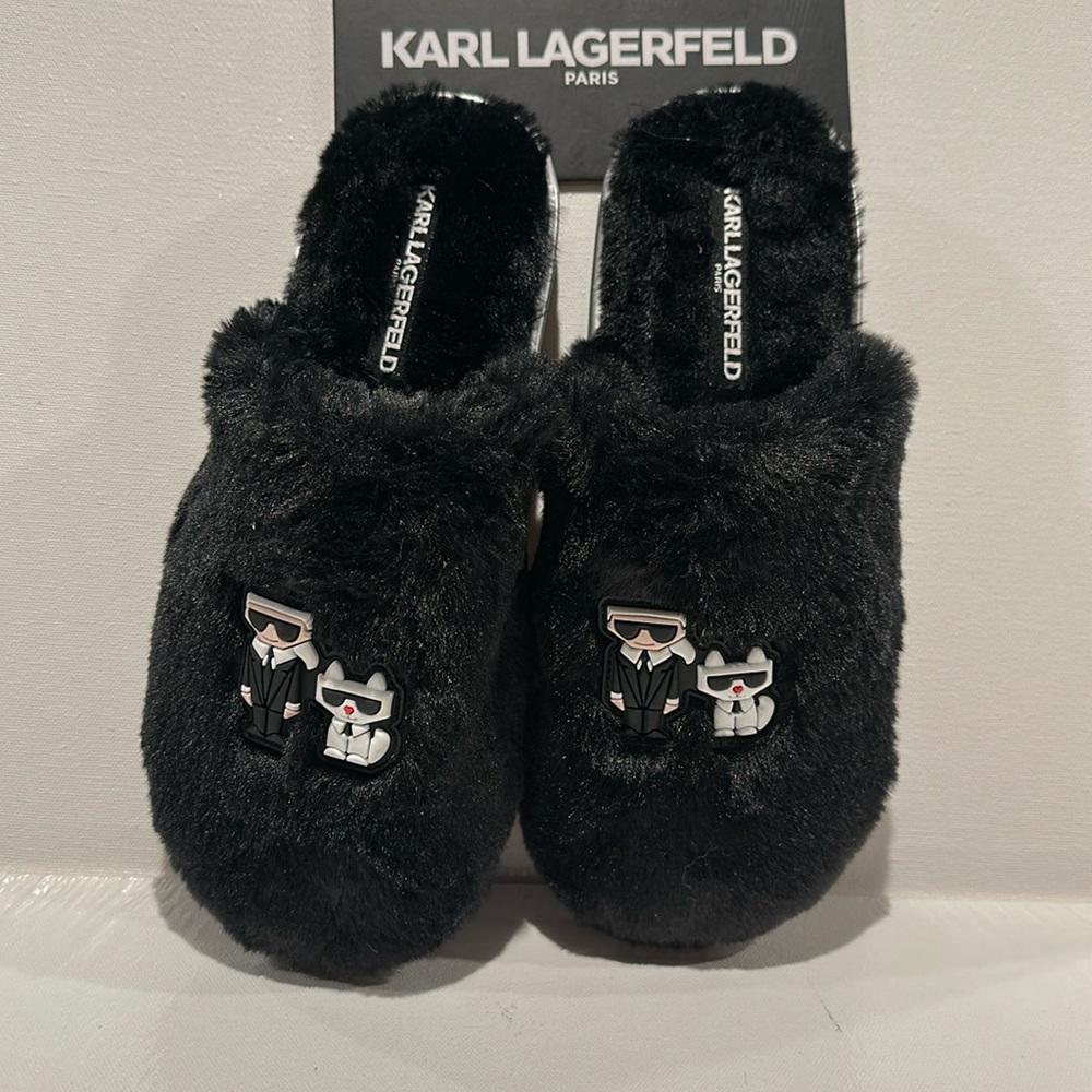 NWT Karl Lagerfeld Faux Fur Men’s House Slippers w/ Lagerfeld insignia on Front.
